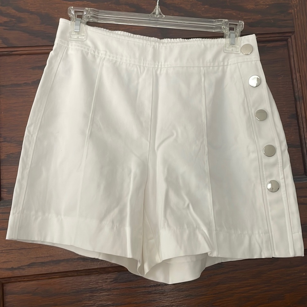 Nine West white shorts button side great condition XS